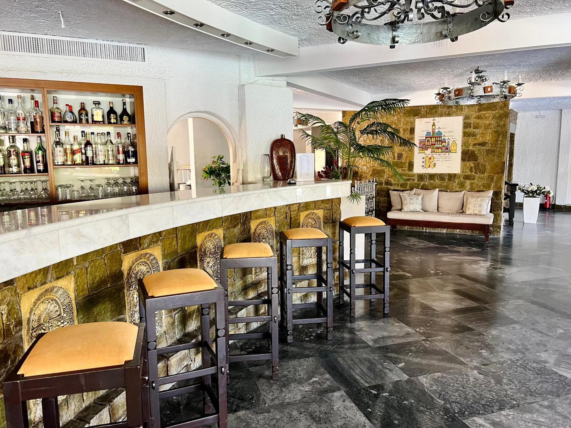 Karteros Hotel 3* Karteros