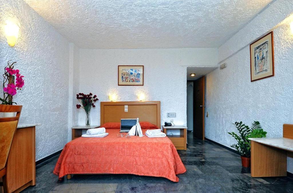 Karteros Hotel 3*