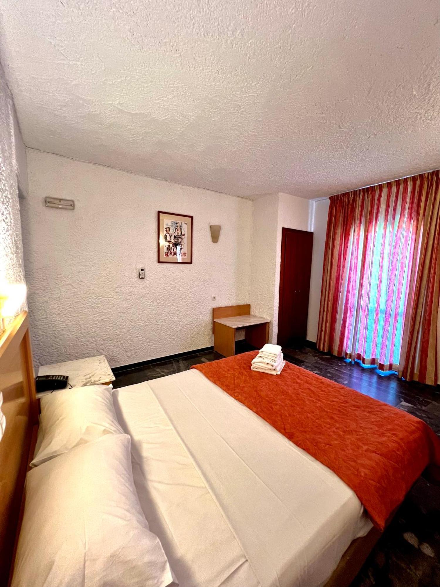 Karteros Hotel 3* Karteros