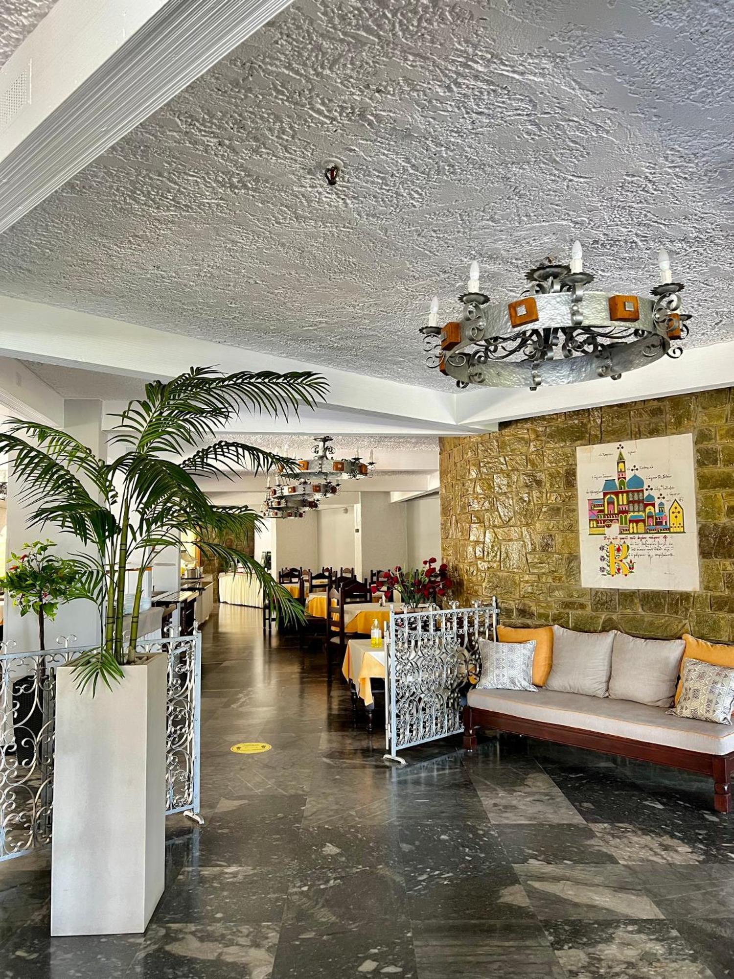Karteros Hotel
