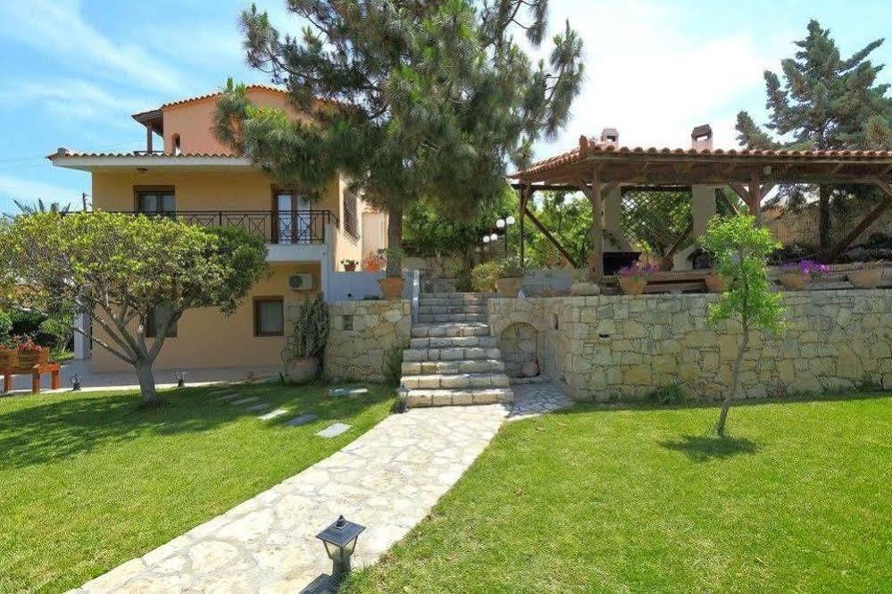 Karteros Hotel 3*