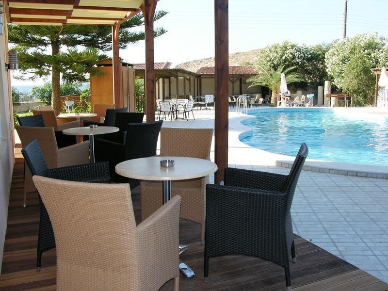Karteros Hotel 3*